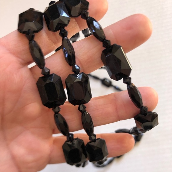 Vtg Black Faceted Flapper Length Necklace - Picture 10 of 12